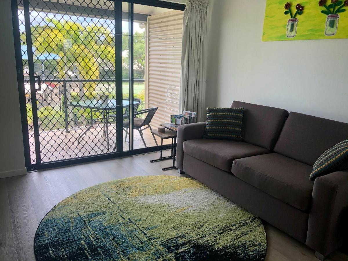 Apartment In 4* Resort - Pool Views - Great Location 努萨维尔 外观 照片